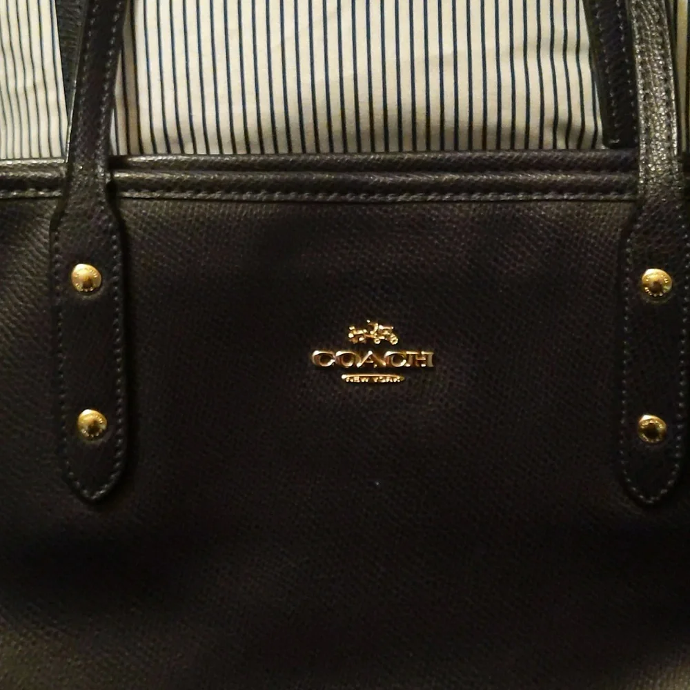 Coach Navy Blue Tote bag with gold hardware - Picture 2 of 13